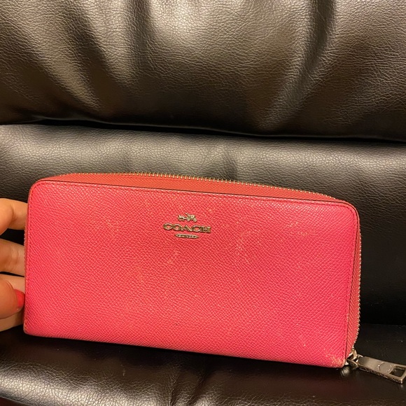 Hot Pink Coach Wallet - Picture 2 of 3